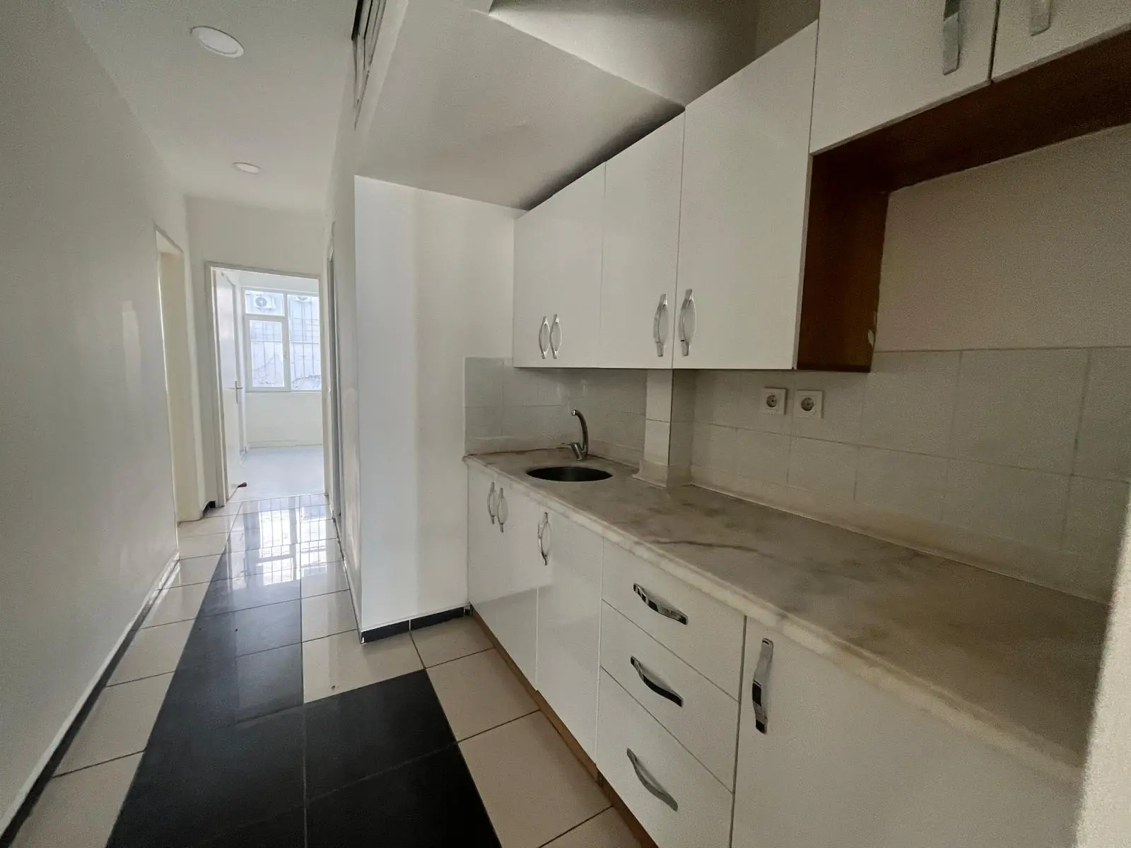 Fitted kitchen